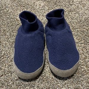 L.L. Bean fleece kids’ slippers